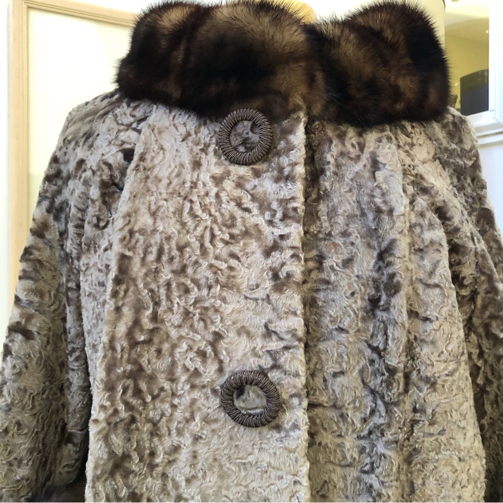 Elegant Brown Fur-Trimmed Women's Coat - Picture 3 of 14